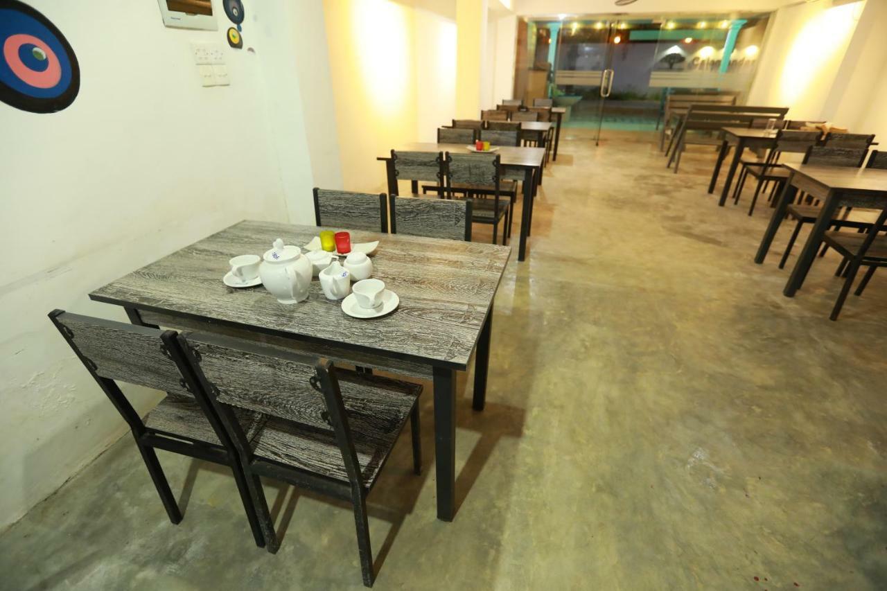 Dock Holiday Guest House Unawatuna Exterior foto